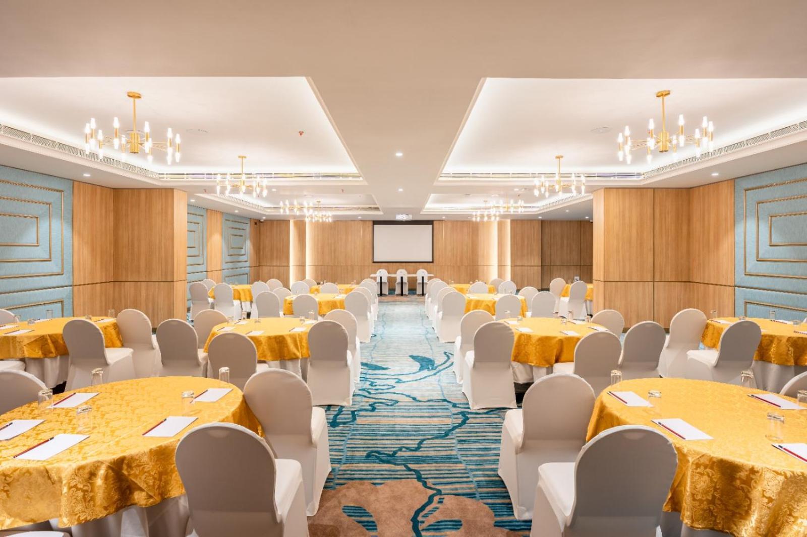 Park Inn & Suites By Radisson Thrissur East Fort Ngoại thất bức ảnh
