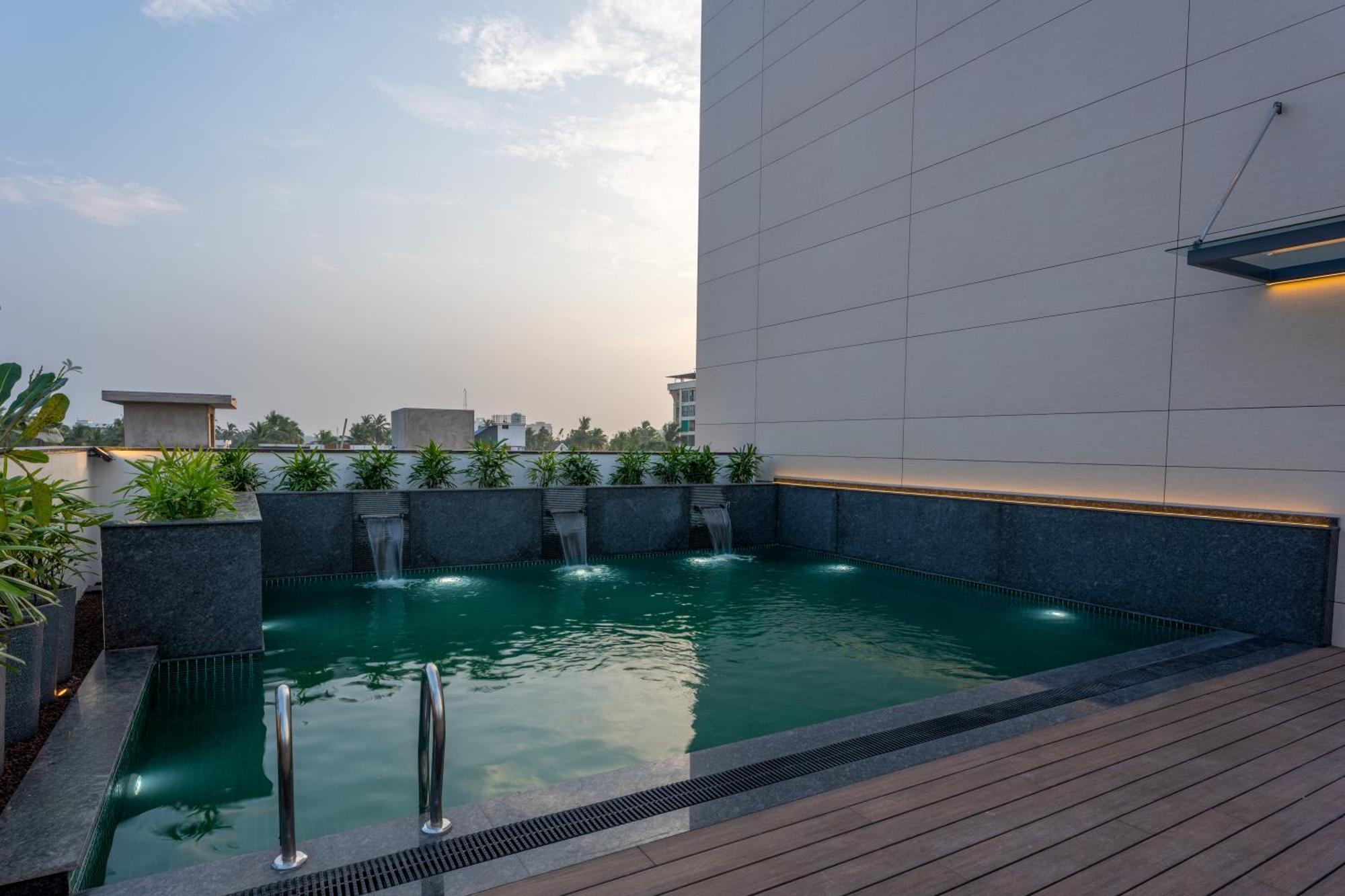 Park Inn & Suites By Radisson Thrissur East Fort Ngoại thất bức ảnh