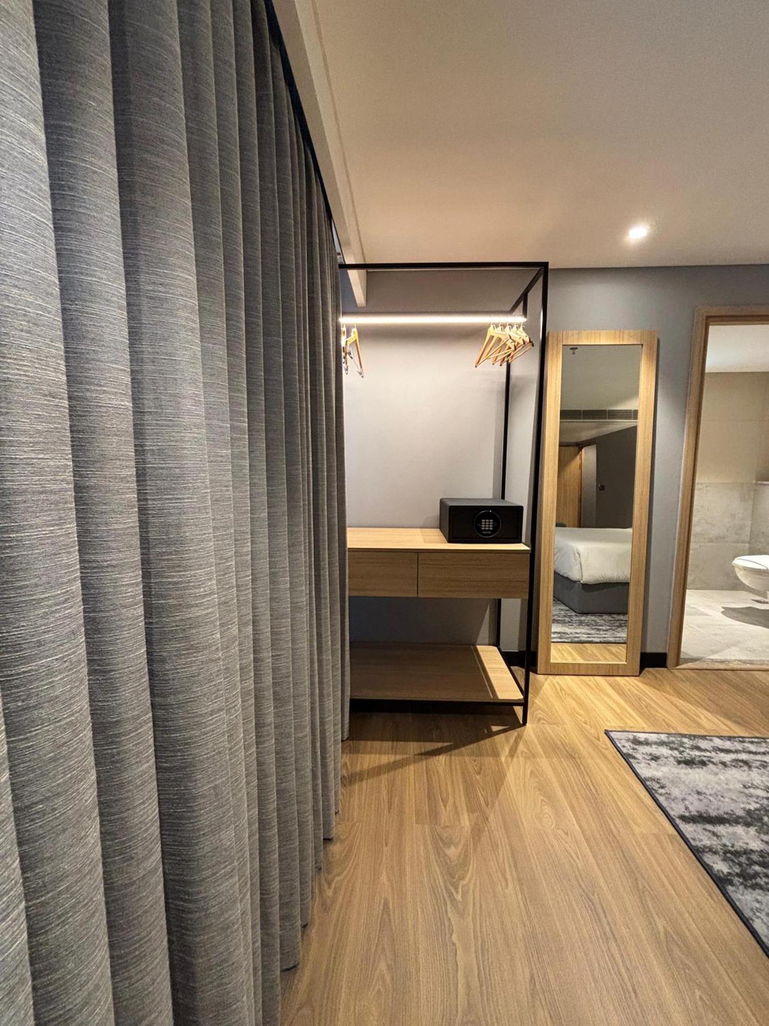 Park Inn & Suites By Radisson Thrissur East Fort Ngoại thất bức ảnh